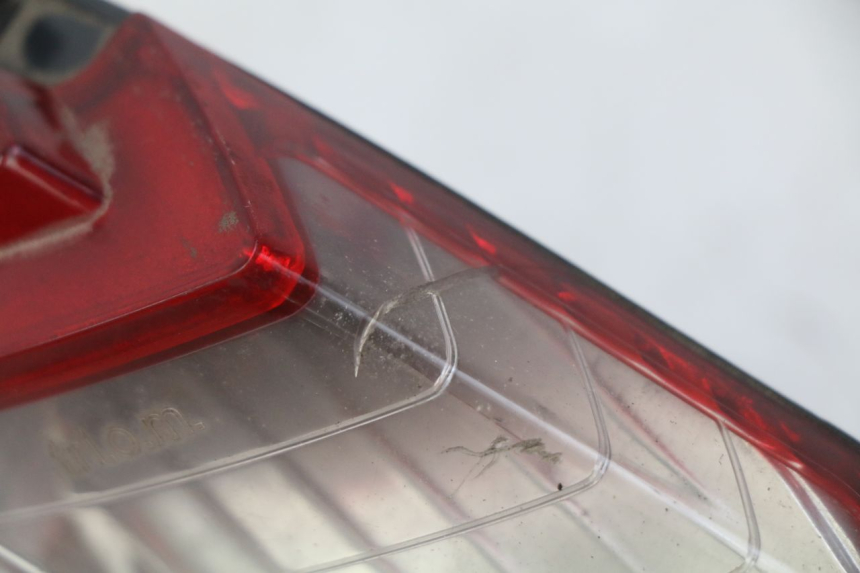 photo de FARO TRASERO IZQUIERDO PEUGEOT SATELIS COMPRESSOR K15 125 (2006 - 2009) - Otra perspectiva