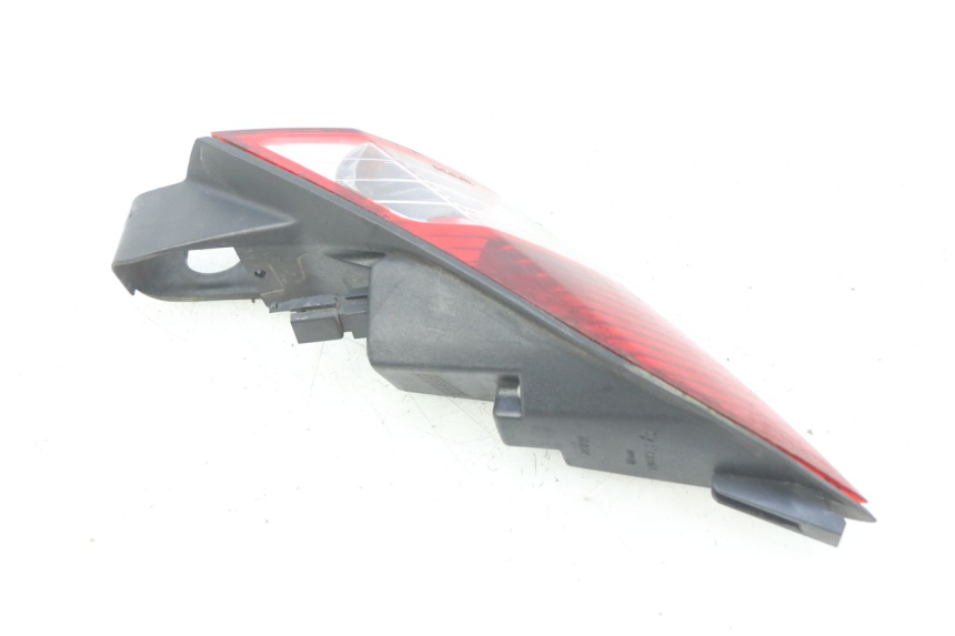 photo de FARO TRASERO IZQUIERDO PEUGEOT SATELIS COMPRESSOR K15 125 (2006 - 2009) - Estado de la superficie y material