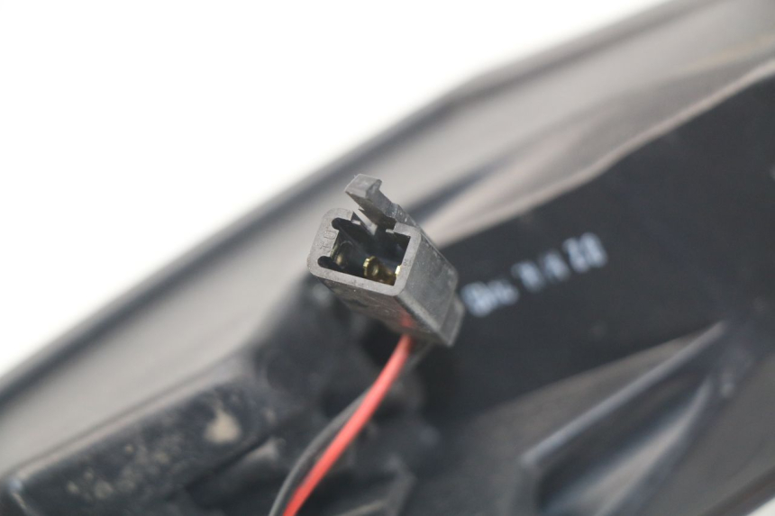 photo de LUZ TRASERA IZQUIERDA PEUGEOT SATELIS 300 (2012 - 2015) - Zoom estado de uso