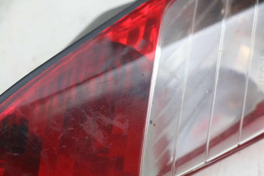 photo de FARO TRASERO IZQUIERDO PEUGEOT SATELIS 125 (2010 - 2012) - Otra perspectiva