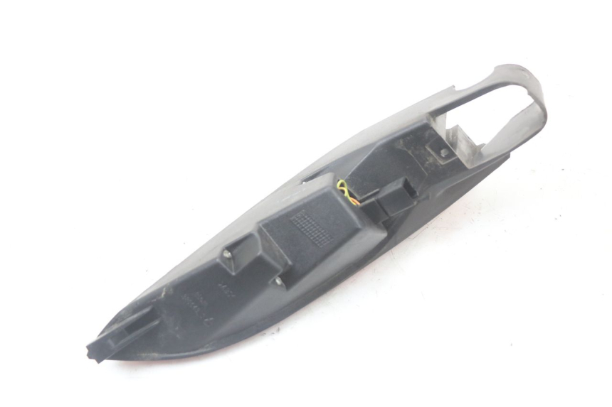 photo de FARO TRASERO IZQUIERDO PEUGEOT SATELIS 125 (2010 - 2012) - Detalles de los puntos de fijación