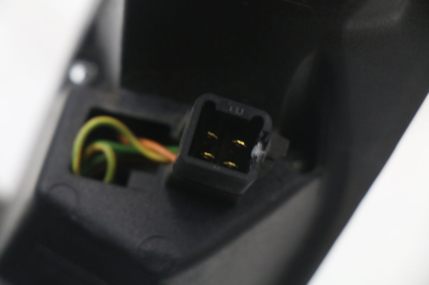 photo de FARO TRASERO IZQUIERDO PEUGEOT SATELIS 125 (2010 - 2012) - Marcados y referencias originales