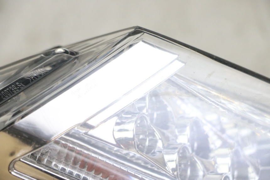 photo de LUZ TRASERA IZQUIERDA PEUGEOT SATELIS 125 (2013 - 2018) - Otra perspectiva