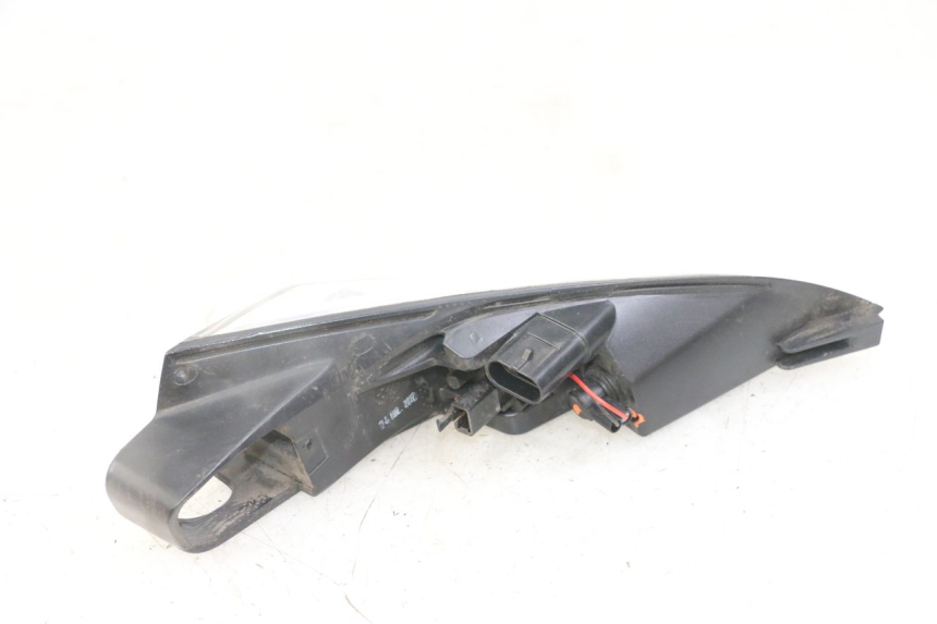 photo de LUZ TRASERA IZQUIERDA PEUGEOT SATELIS 125 (2013 - 2018) - Primer plano técnico