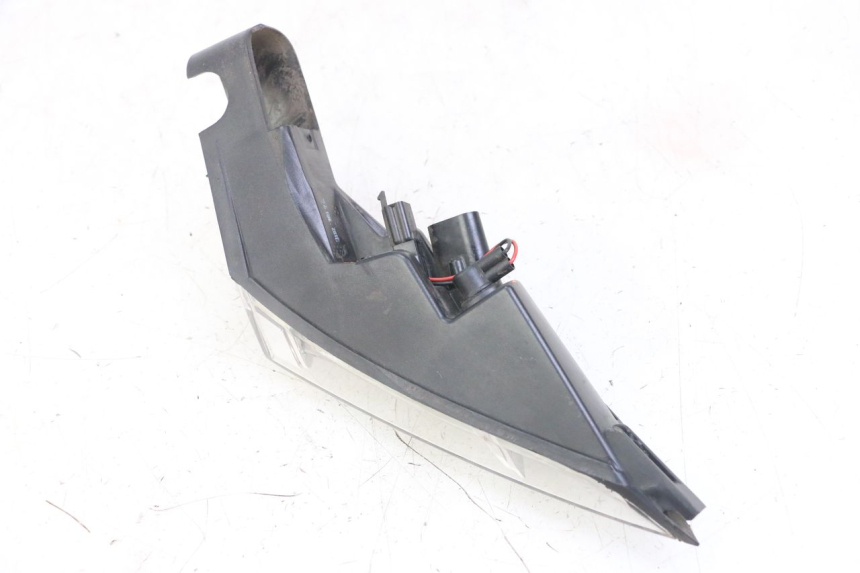 photo de LUZ TRASERA IZQUIERDA PEUGEOT SATELIS 125 (2013 - 2018) - Estado de la superficie y material