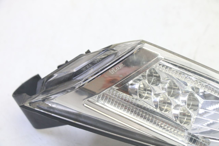 photo de LUZ TRASERA IZQUIERDA PEUGEOT SATELIS 125 (2013 - 2018) - Detalle de la pieza