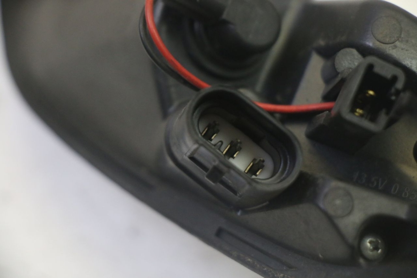 photo de LUZ TRASERA IZQUIERDA PEUGEOT SATELIS 125 (2013 - 2018) - Recambio usado revisado