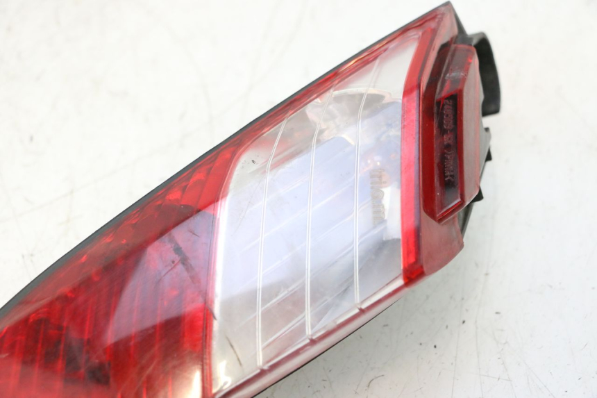 photo de FARO TRASERO IZQUIERDO PEUGEOT SATELIS 125 (2006 - 2009) - Zoom estado de uso