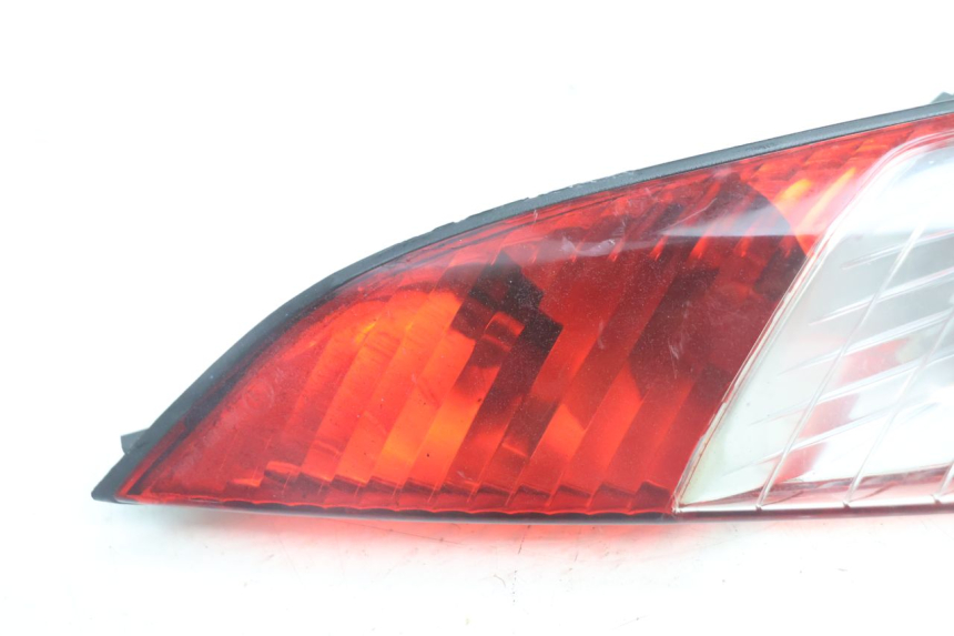 photo de FARO TRASERO IZQUIERDO PEUGEOT SATELIS 125 (2006 - 2009) - Detalle de la pieza