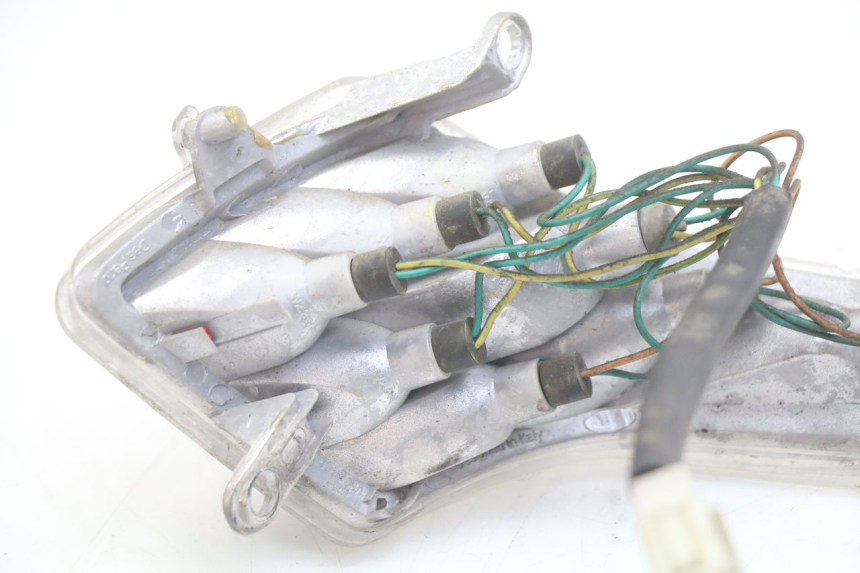 photo de LUZ TRASERA IZQUIERDA PEUGEOT VIVACITY 125 (2010 - 2017) - Otra perspectiva