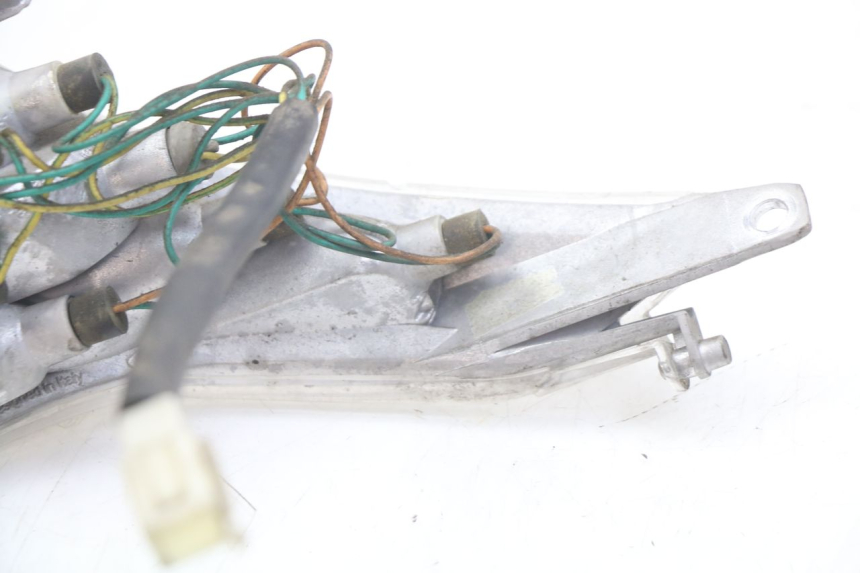 photo de LUZ TRASERA IZQUIERDA PEUGEOT VIVACITY 125 (2010 - 2017) - Primer plano técnico