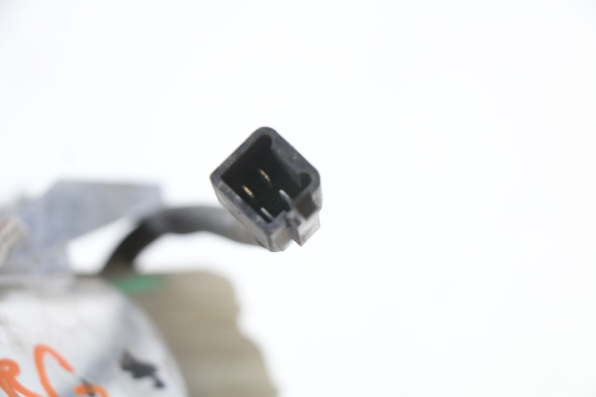 photo de FARO TRASERO IZQUIERDO YAMAHA X-MAX XMAX 125 (2010 - 2013) - Detalles de los puntos de fijación