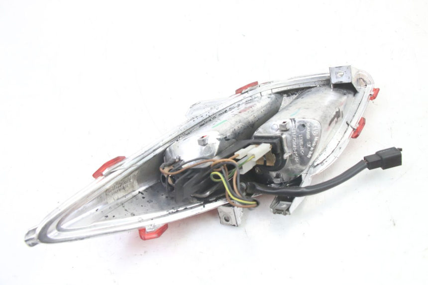 photo de FARO TRASERO IZQUIERDO YAMAHA X-MAX XMAX 125 (2010 - 2013) - Zoom estado de uso