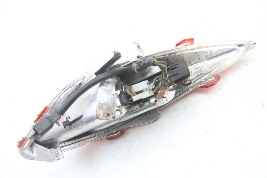 photo de FARO TRASERO IZQUIERDO YAMAHA X-MAX XMAX 125 (2010 - 2013) - Primer plano técnico
