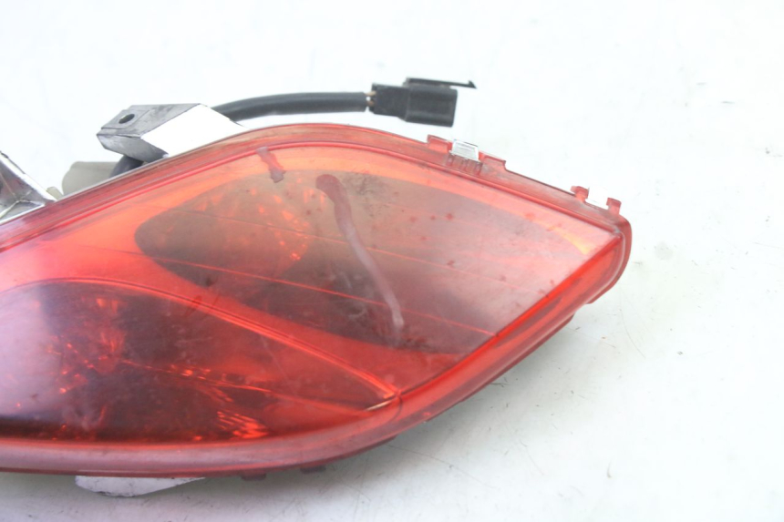 photo de FARO TRASERO IZQUIERDO YAMAHA X-MAX XMAX 125 (2010 - 2013) - Zoom estado de uso