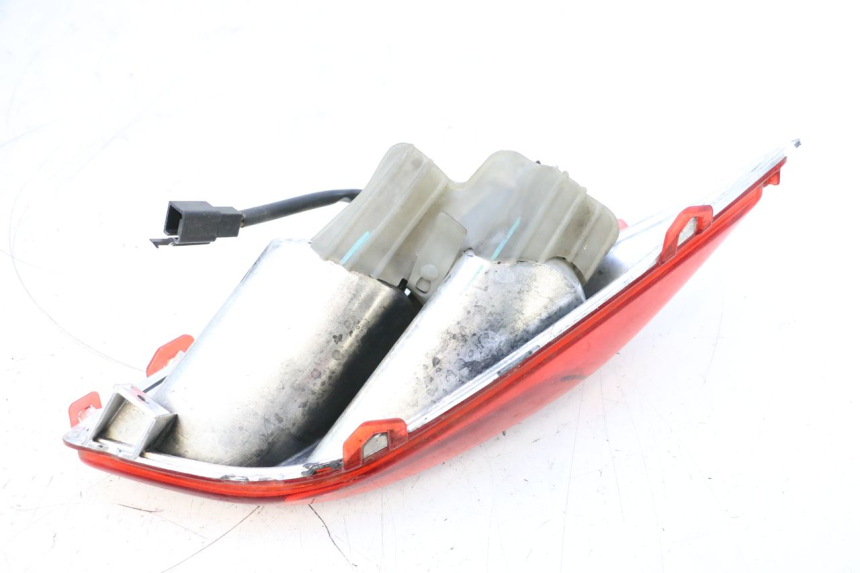 photo de FARO TRASERO IZQUIERDO YAMAHA X-MAX XMAX 125 (2010 - 2013) - Primer plano técnico