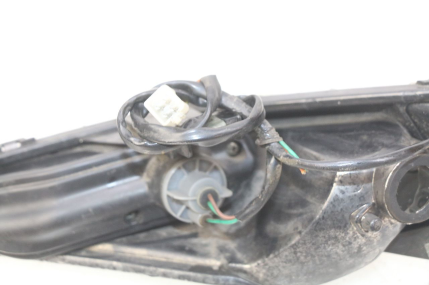 photo de FARO TRASERO IZQUIERDO YAMASAKI YM T 125 (2015 - 2020) - Otra perspectiva