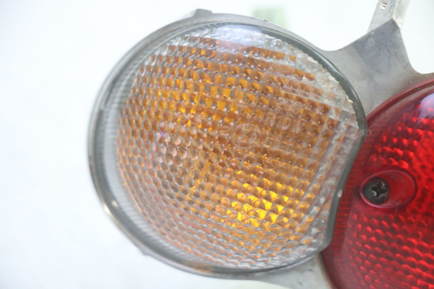 photo de LUZ TRASERA IZQUIERDA YAMAHA YP MAJESTY 125 (2002 - 2006) - Zoom estado de uso