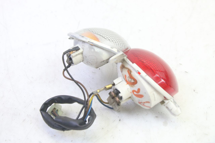 photo de LUZ TRASERA IZQUIERDA YAMAHA YP MAJESTY 125 (2002 - 2006) - Vista general del producto