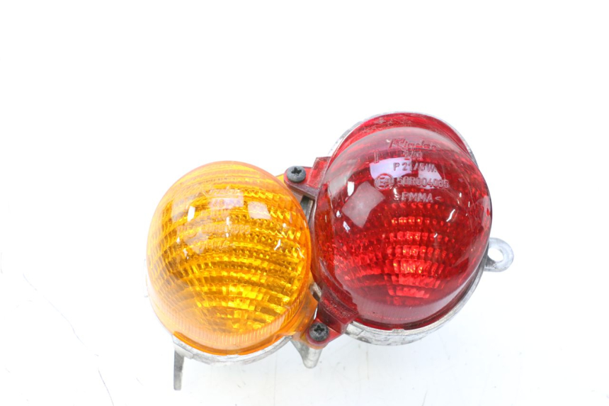photo de LUZ TRASERA IZQUIERDA YAMAHA YP MAJESTY 125 (1998 - 2001) - Vista principal