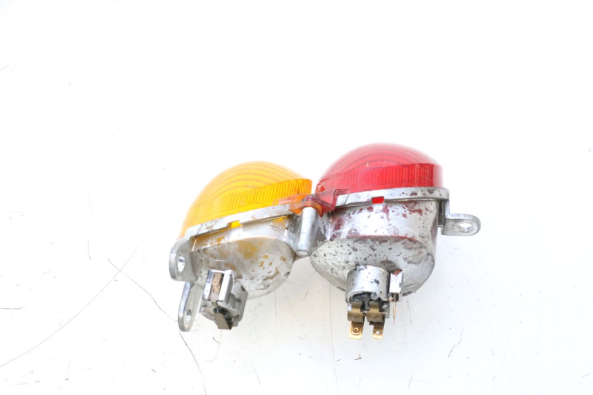 photo de LUZ TRASERA IZQUIERDA YAMAHA YP MAJESTY 125 (1998 - 2001) - Zoom estado de uso