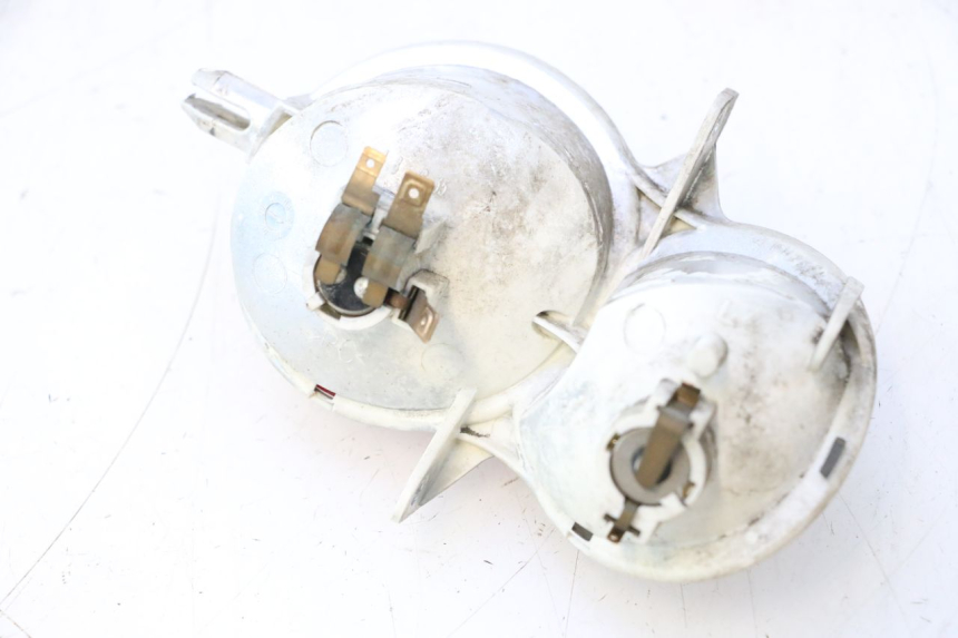 photo de LUZ TRASERA IZQUIERDA YAMAHA YP MAJESTY 125 (2007 - 2010) - Zoom estado de uso