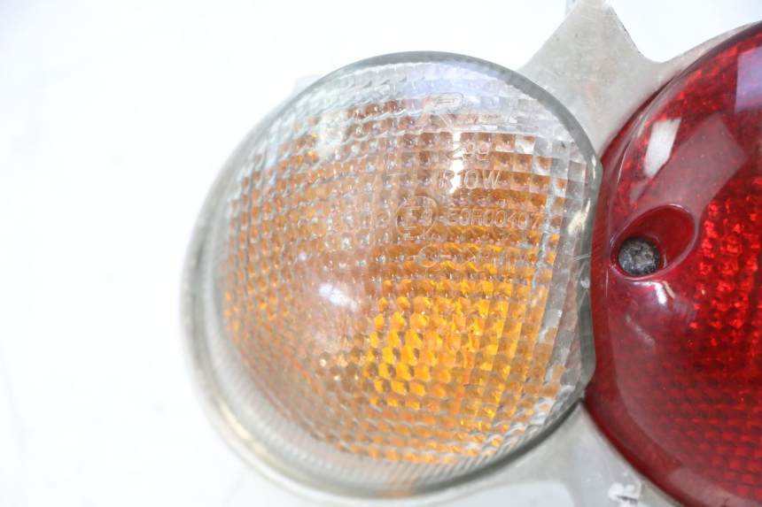 photo de LUZ TRASERA IZQUIERDA YAMAHA YP MAJESTY 125 (2007 - 2010) - Estado de la superficie y material