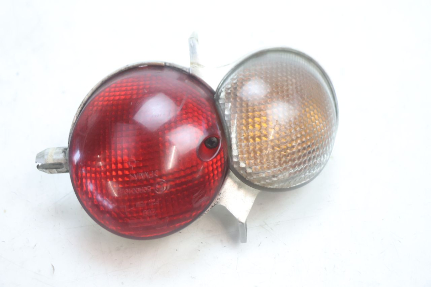 photo de LUZ TRASERA IZQUIERDA YAMAHA YP MAJESTY 125 (2002 - 2006) - Vista principal