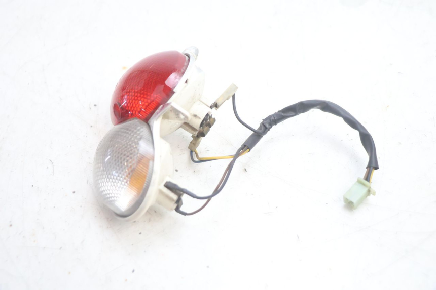 photo de LUZ TRASERA IZQUIERDA YAMAHA YP MAJESTY 125 (2002 - 2006) - Zoom estado de uso