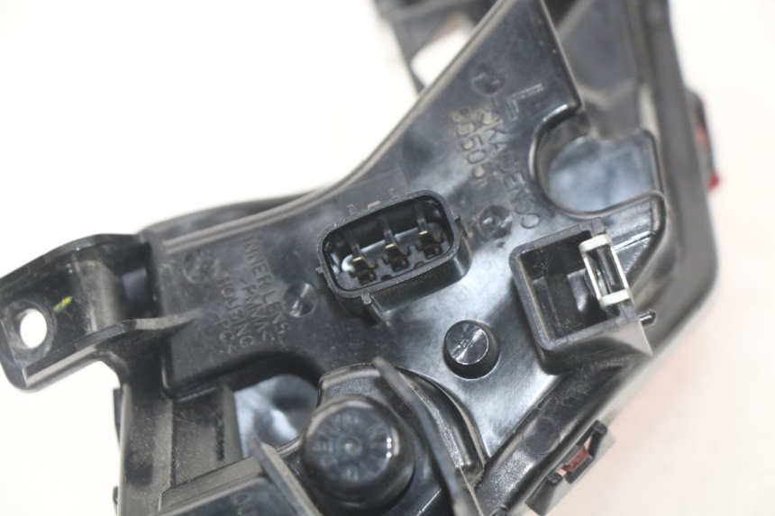 photo de LUZ TRASERA IZQUIERDA YAMAHA YP T-MAX TMAX 530 (2017 - 2020) - Vista general del producto