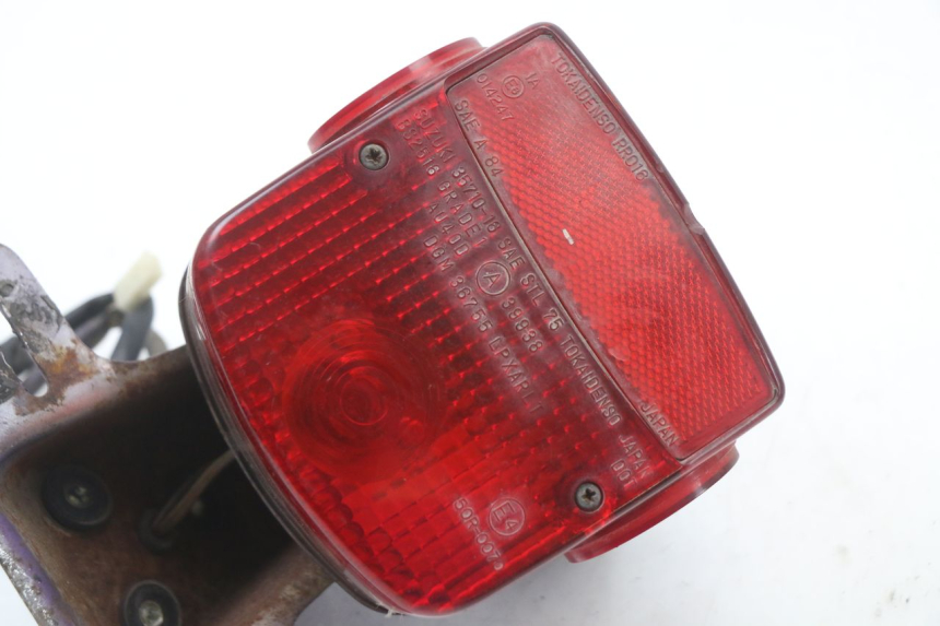 photo de LUZ TRASERA SUZUKI GN 125 (1997 - 2000) - Detalle de la pieza