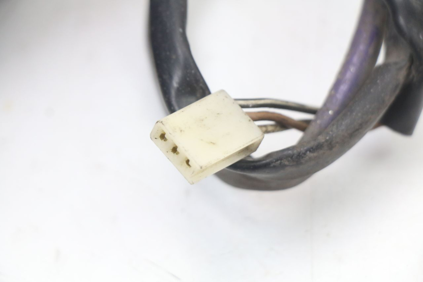 photo de LUZ TRASERA SUZUKI GN 125 (1997 - 2000) - Detalles de los puntos de fijación