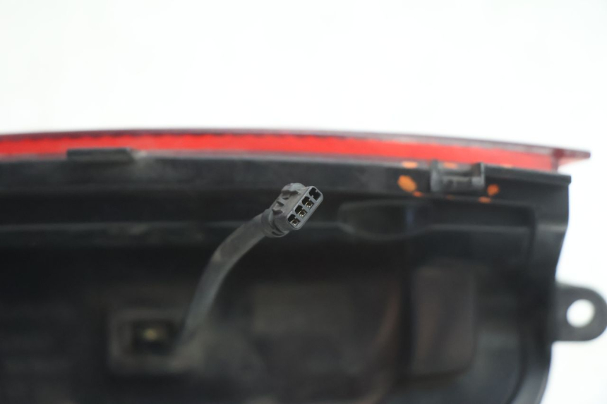photo de LUZ TRASERA GILERA GP 800 (2007 - 2013) - Primer plano de alta resolución