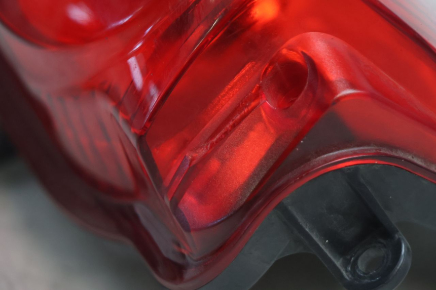 photo de LUZ TRASERA GILERA GP 800 (2007 - 2013) - Otra perspectiva