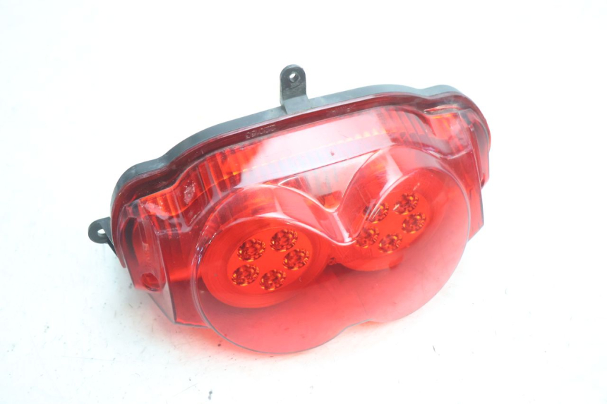 photo de LUZ TRASERA GILERA GP 800 (2007 - 2013) - Detalles de los puntos de fijación