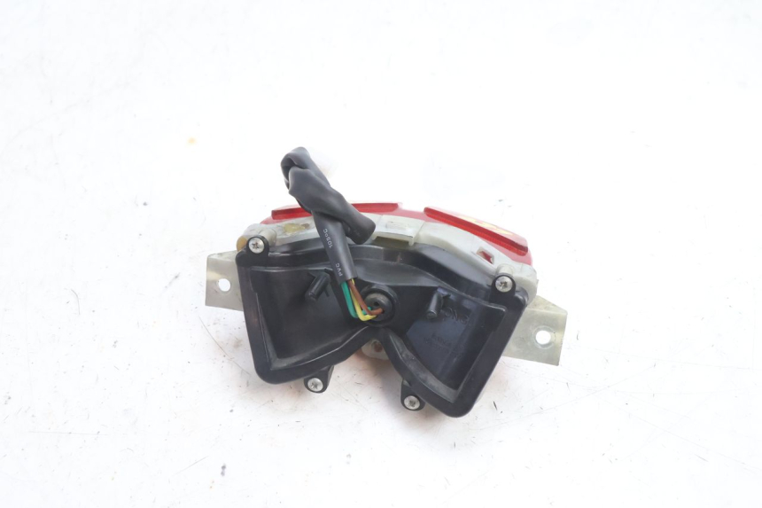 photo de LUZ TRASERA NECO GPX LC 2T 50 (2014 - 2018) - Detalles de los puntos de fijación