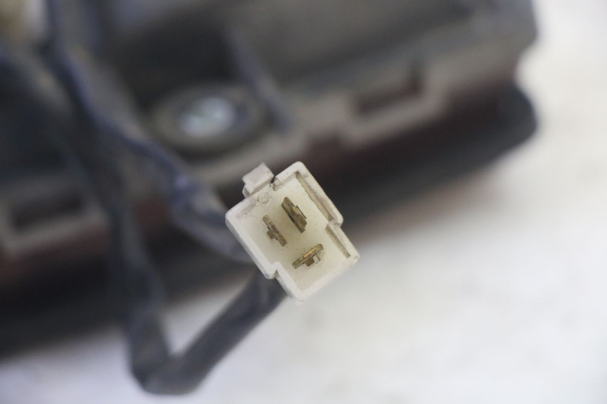 photo de LUZ TRASERA KAWASAKI GPZ RX 1000 (1986 - 1988) - Marcados y referencias originales