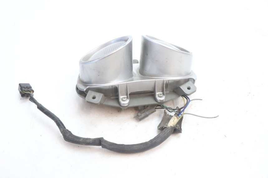 photo de LUZ TRASERA SUZUKI GSR 600 (2005 - 2012) - Otra perspectiva
