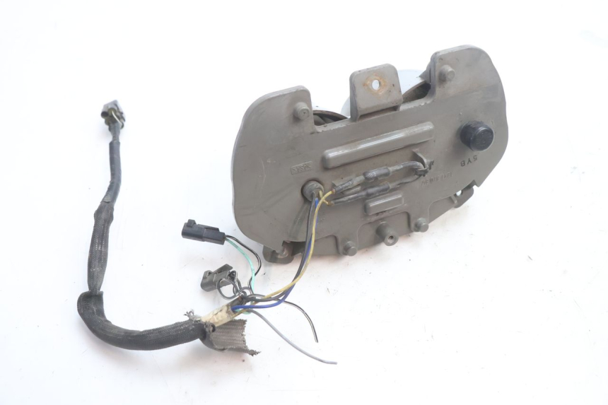 photo de LUZ TRASERA SUZUKI GSR 600 (2005 - 2012) - Detalles de los puntos de fijación