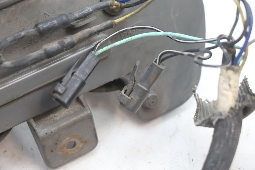 photo de LUZ TRASERA SUZUKI GSR 600 (2005 - 2012) - Recambio usado revisado