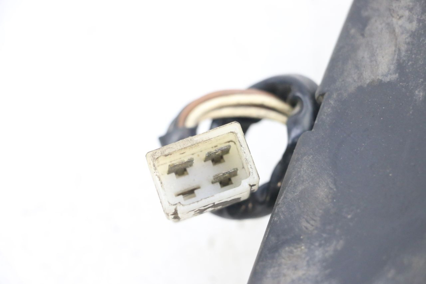 photo de LUZ TRASERA SUZUKI GSX E 250 (1982 - 1983) - Estado de la superficie y material