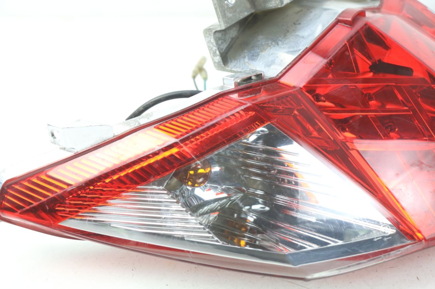 photo de LUZ TRASERA SYM GTS EFI ABS 125 (2012 - 2016) - Vista general del producto