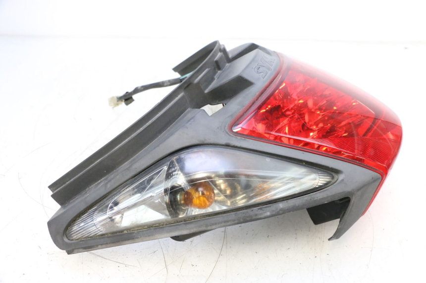 photo de LUZ TRASERA SYM GTS EVO 125 (2009 - 2013) - Primer plano técnico