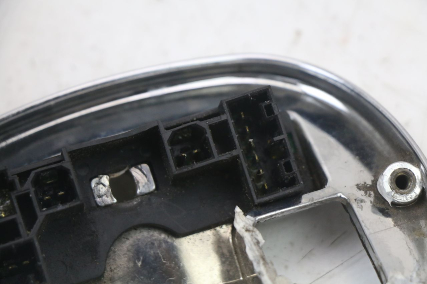 photo de LUZ TRASERA HARLEY DAVIDSON SPORTSTER XL CUSTOM 883 (1999 - 2006) - Inspección visual detallada