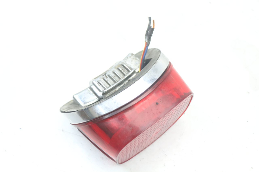 photo de LUZ TRASERA HARLEY DAVIDSON SPORTSTER XL CUSTOM 883 (1999 - 2006) - Estado de la superficie y material