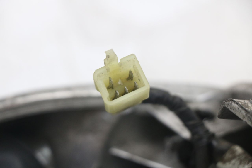 photo de LUZ TRASERA HONDA NES AROBASE 125 (2000 - 2003) - Primer plano técnico