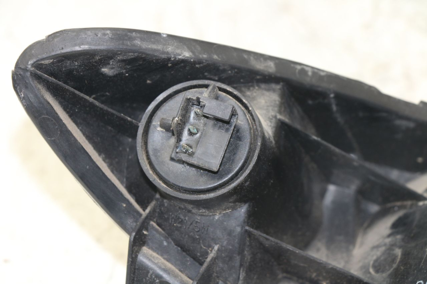 photo de LUZ TRASERA HONDA NTV DEAUVILLE 650 (2001 - 2006) - Detalles de los puntos de fijación