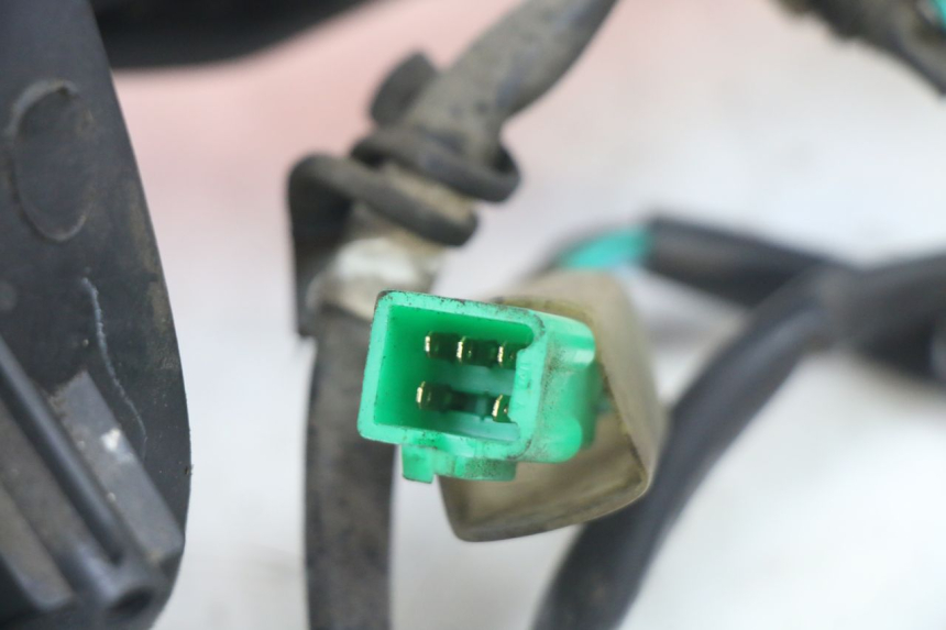 photo de LUZ TRASERA HONDA SCV LEAD 100 (2003 - 2007) - Detalles de los puntos de fijación