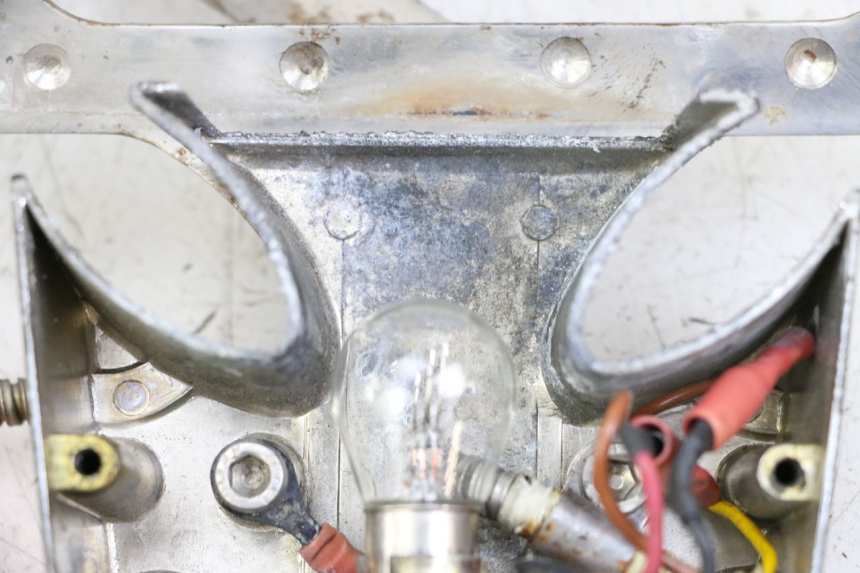 photo de LUZ TRASERA HONDA VT C2 SHADOW 750 (1997 - 2001) - Primer plano de alta resolución