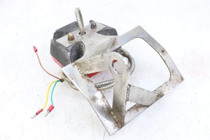 photo de LUZ TRASERA HONDA VT C2 SHADOW 750 (1997 - 2001) - Primer plano técnico